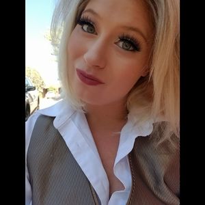 Meet your Posher, Julee